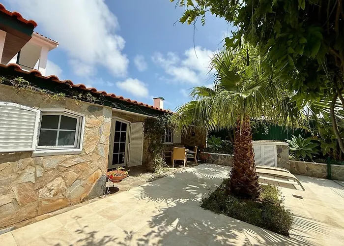 Charming Cottage, Pool & Garden By Guincho